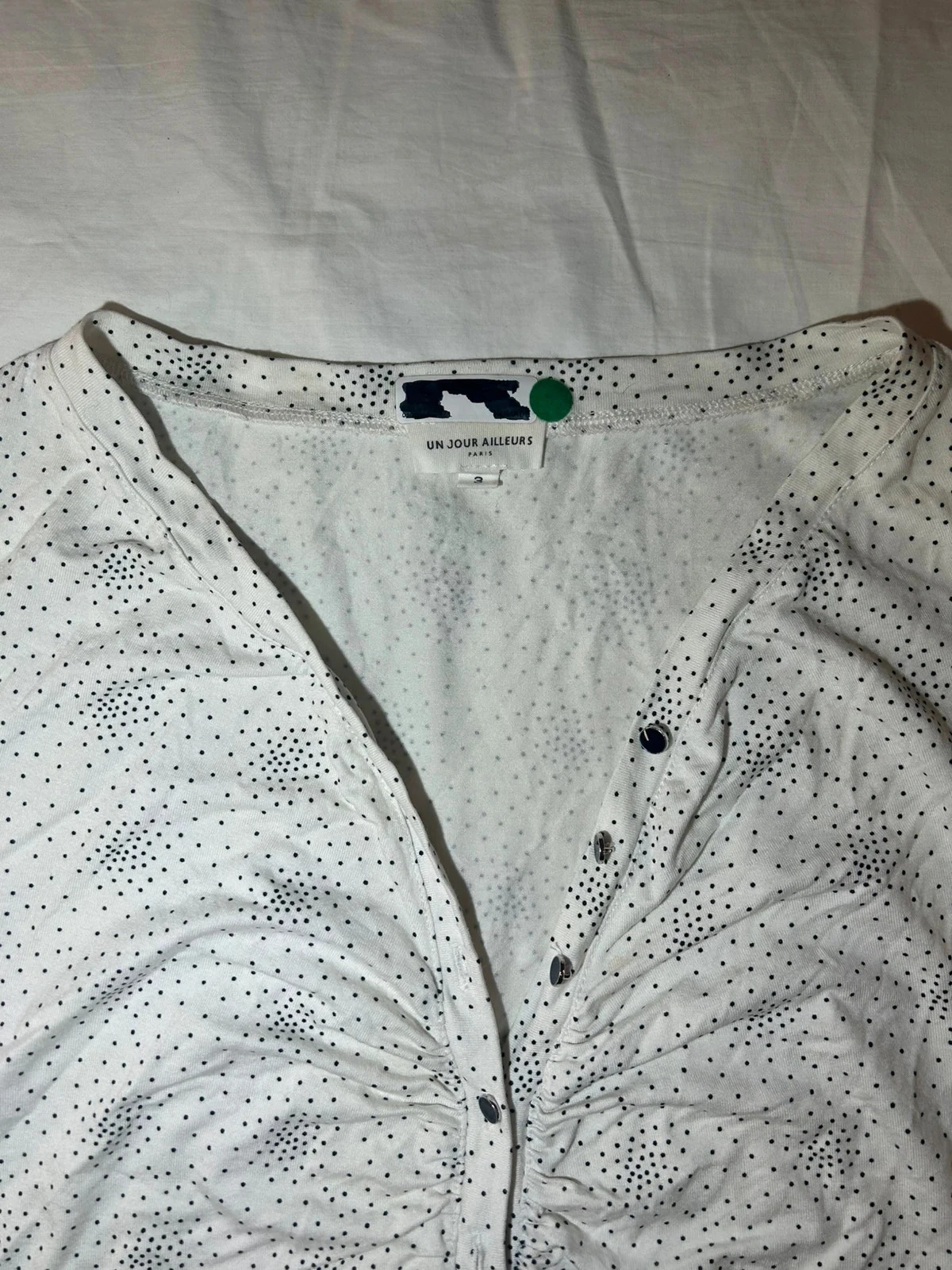 Black and white long-sleeved blouse by Un Jour Ailleurs – photo 3